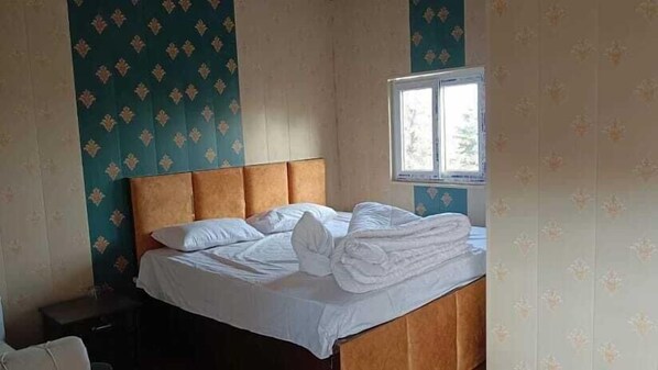 Quarto luxo, sacada, vista para a montanha | 1 quarto, escrivaninha, Wi-Fi de cortesia