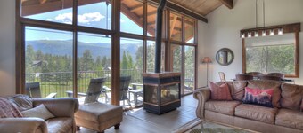 New! Mountain Fairway Retreat (#748) |10 min to Ski - Golf - AC/Pool/HotTub