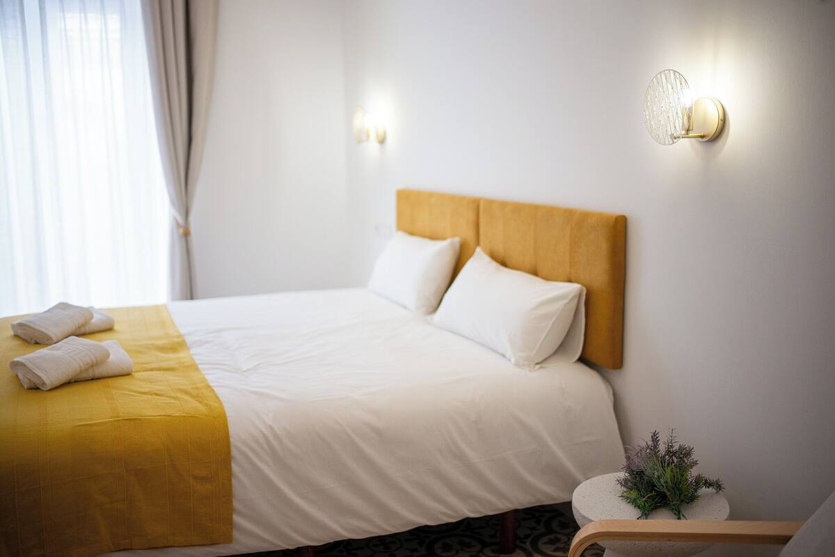 Superior-herbergi með tvíbreiðu rúmi - svalir | Dúnsængur, rúm með memory foam dýnum, myrkratjöld/-gardínur