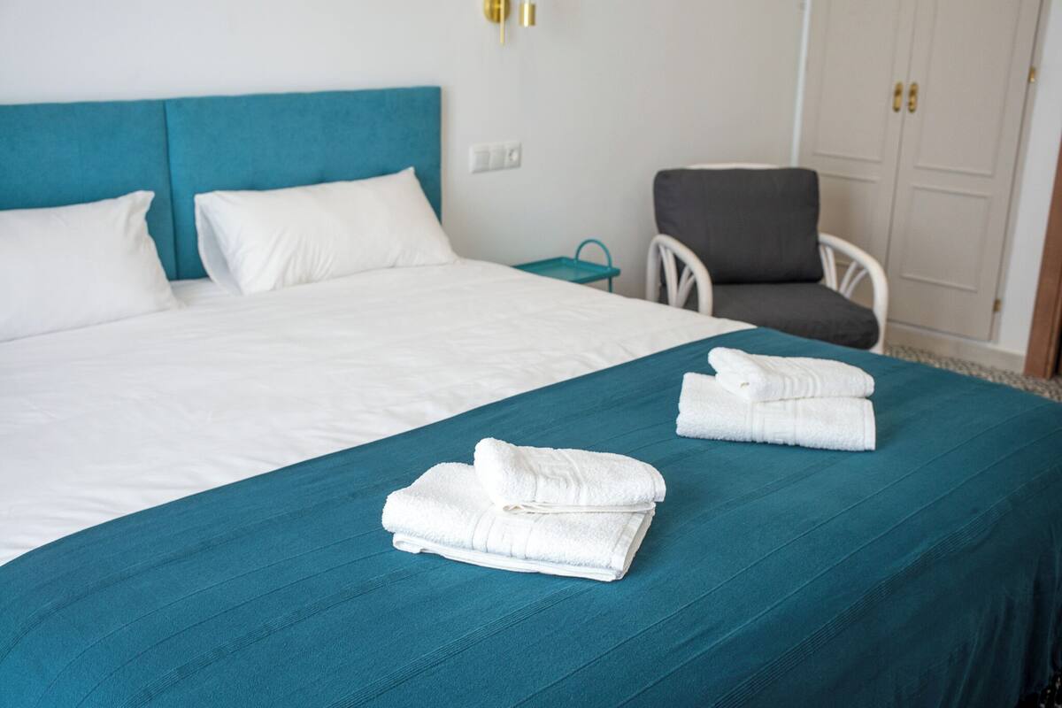 Dúnsængur, rúm með memory foam dýnum, myrkratjöld/-gardínur