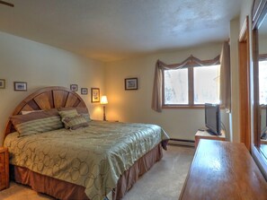 Exterior - Corner Unitground Floor + Hot Tubspatio W/D in Unit (Steamboat Springs)