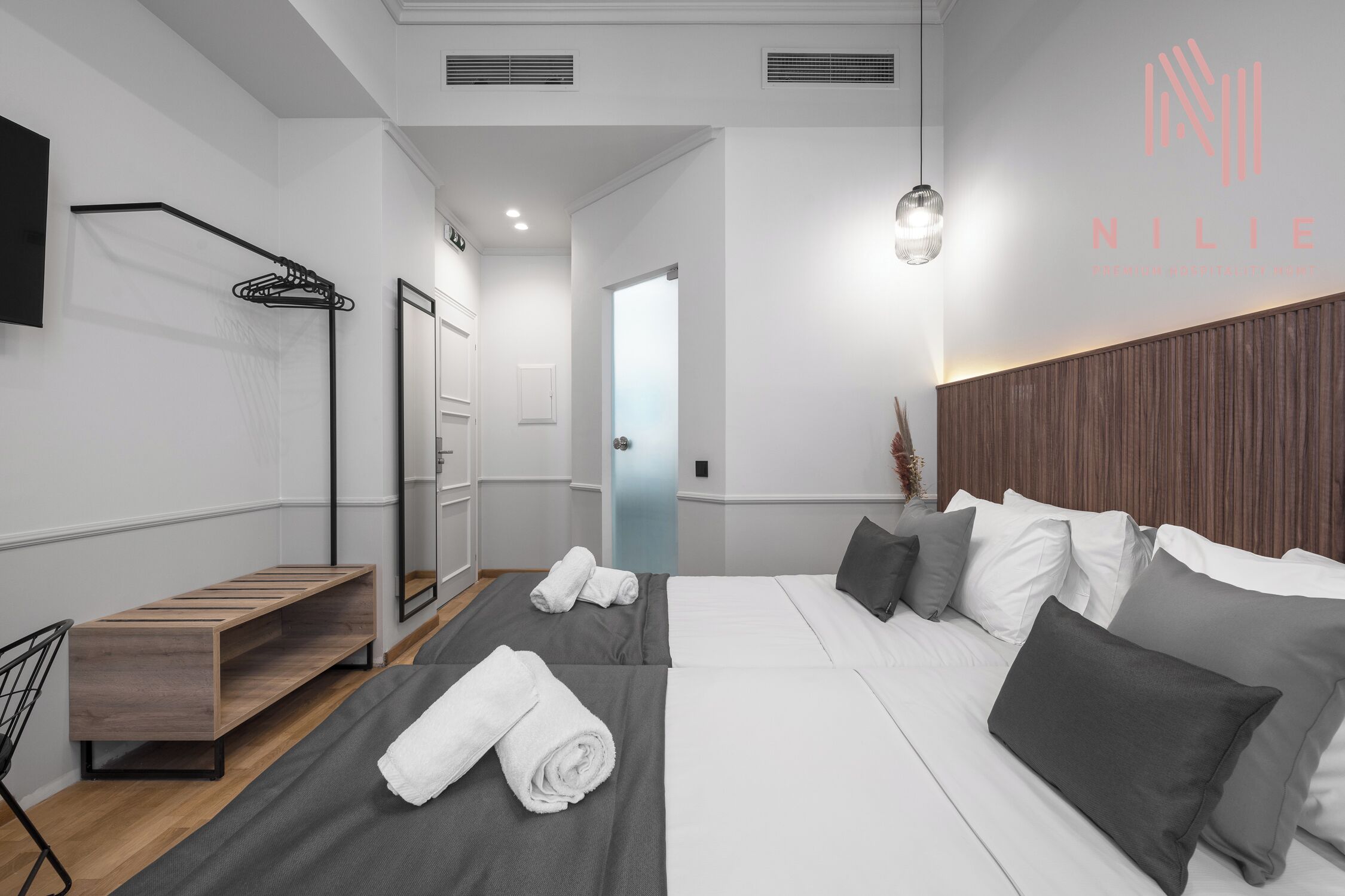 Budget Double Room | Decoración individual, mobiliario individual, wifi gratis y ropa de cama