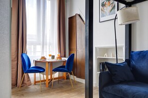 Iron/ironing board, cribs/infant beds, travel crib, free WiFi - Cozy Studio for 2 in Le Marais (Paris)