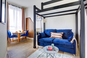 Living area - Cozy Studio for 2 in Le Marais (Paris)