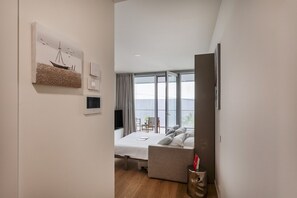 1 slaapkamer, een strijkplank/strijkijzer, gratis wifi, beddengoed