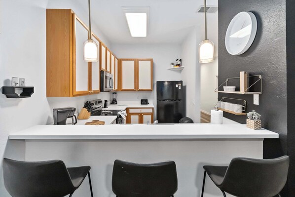 Fridge, microwave, oven, stovetop