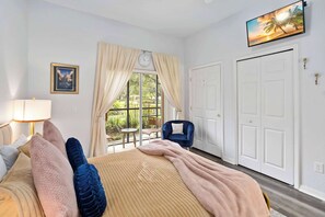 3 bedrooms, iron/ironing board, travel cot, WiFi - Classic Disney themed condo on ground floor (Davenport)