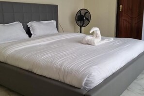 1 chambre, fer et planche à repasser, lit parapluie, Wi-Fi gratuit