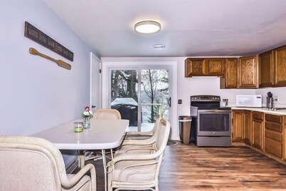 Stepaway Vacation Rentals-Catfish Cousins