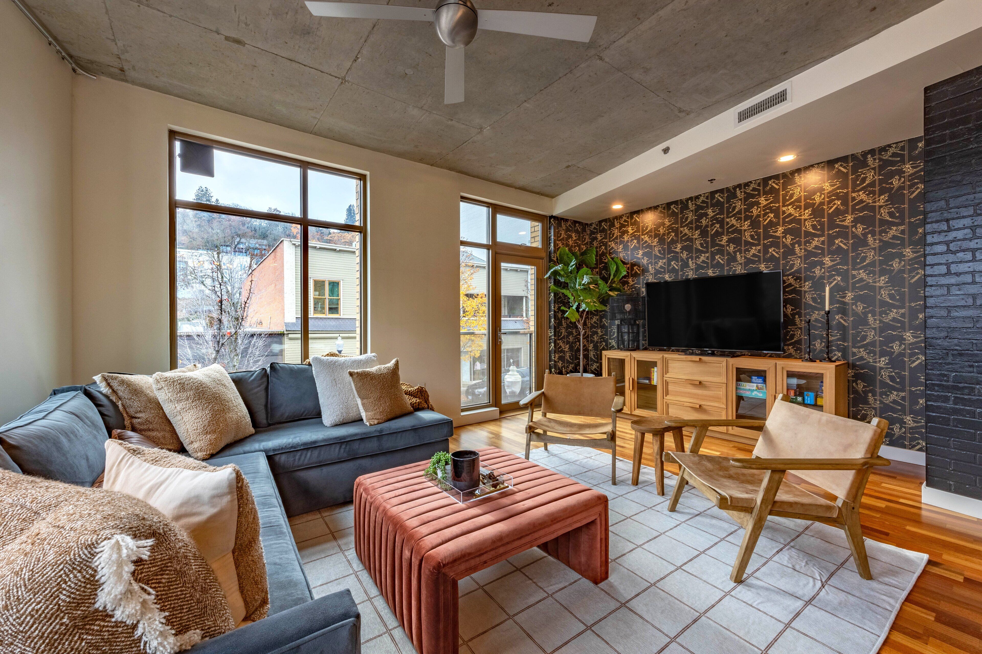 Condo, 1 Bedroom | Living area | Smart TV