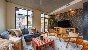 Condo, 1 Bedroom | Living area | Smart TV