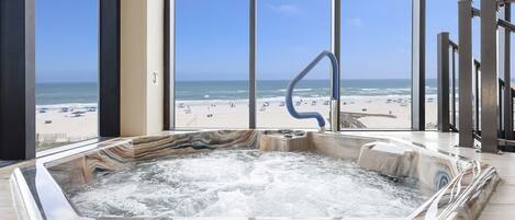 Condo, 3 Bedrooms | Interior