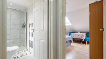 Towels, soap, shampoo, toilet paper