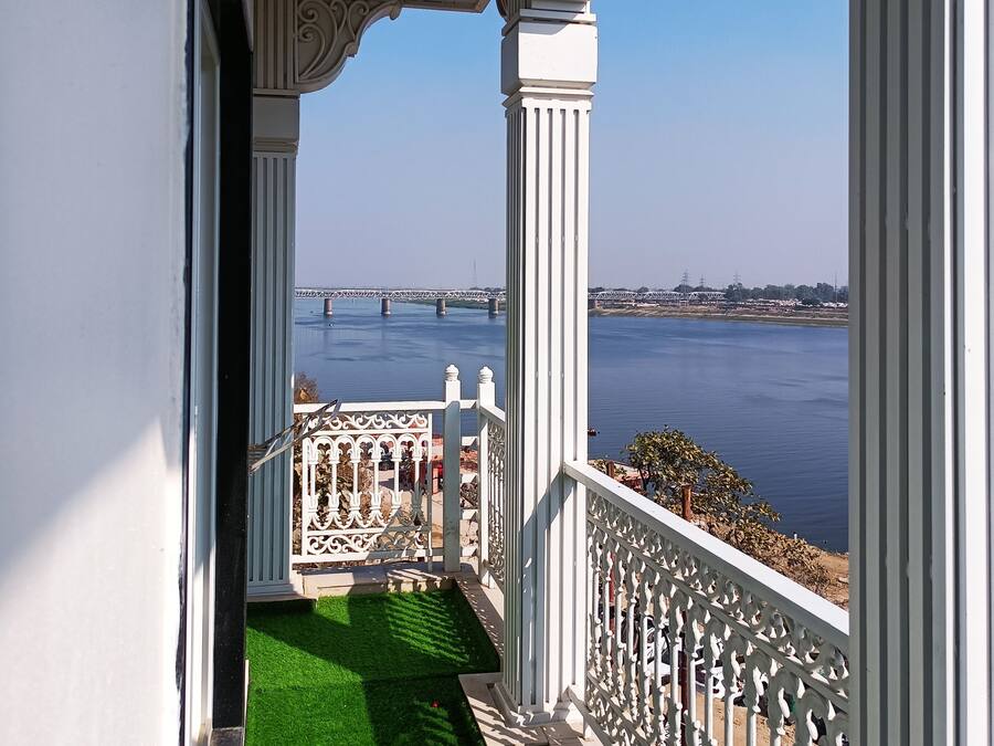 Luxury Double Room, 1 King Bed, Balcony, River View | Balcony