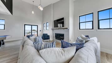 Smart TV, fireplace, video games, books