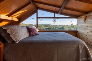ハネムーン キャビン スパ浴槽 ラグーンビュー | 1 室のベッドルーム、高級寝具、遮光カーテン、WiFi (無料)