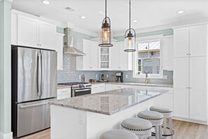 Refrigerador, microondas y cafetera y tetera