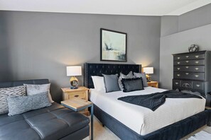 3 chambres, fer et planche à repasser, Wi-Fi, draps fournis