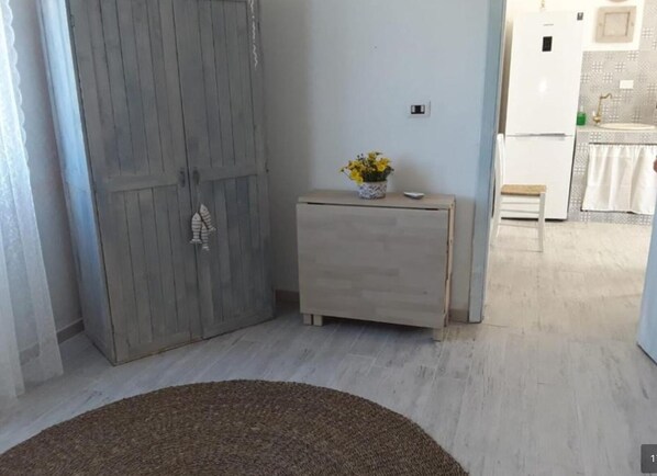 Apartment, 1 Bedroom, Smoking, Terrace | Interior