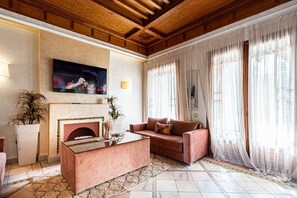 TV connectée, cheminée