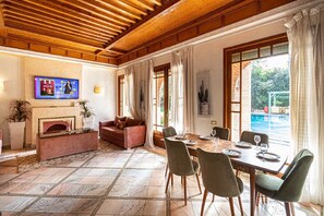 Dining - Charming Villa with Pool & Garden – Perfect for Relaxing Getaways 2 (Marrakesh)