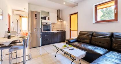 Apartment Ady 3 in Mali Lošinj, ideal for two guests.