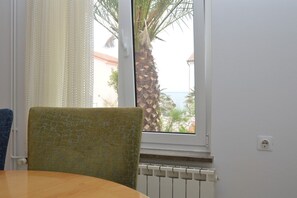 Interior - Apartment Ana 1 in Mali Lošinj, located 100 meters from the Zagazinjine beach. (Mali Losinj)