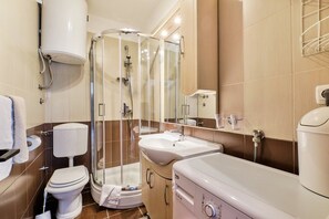 Shower, towels