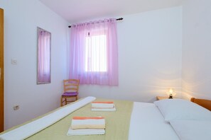 2 bedrooms, WiFi, bed sheets
