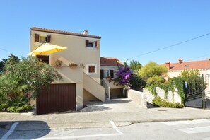 Exterior - Apartment Orhideja 1 in Mali Lošinj , the nearest beach Zagazinjine is 500 m away. (Mali Losinj)