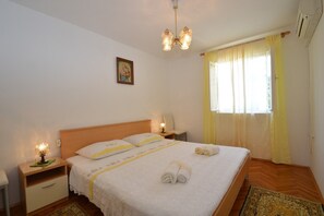 1 bedroom, iron/ironing board, WiFi, bed sheets - Apartment Orhideja 1 in Mali Lošinj , the nearest beach Zagazinjine is 500 m away. (Mali Losinj)