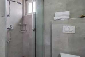Shower, towels