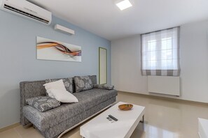 Living area - Apartment Ema in Mali Lošinj, ideal for 2-4 persons (Mali Losinj)