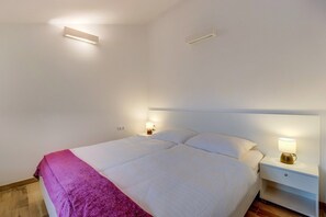 1 bedroom, iron/ironing board, WiFi, bed sheets - Apartment Mia in Mali Lošinj, ideal for 2-4 persons (Mali Losinj)