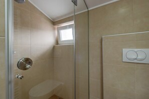 Shower, towels