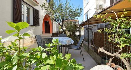 Apartment Rahela 2 in Mali LoĆĄinj, on Zagazinjine. Suitable for 5 people, on the ground floor.