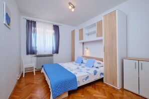 2 bedrooms, WiFi, bed sheets