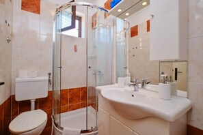 Shower, towels