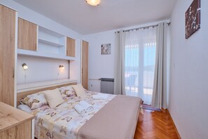 1 habitación, wifi y ropa de cama