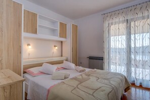 1 bedroom, WiFi, bed sheets