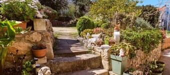Apartment Jasmina 1 is located in a quiet location in Mali Lošinj. It is ideal for two people.