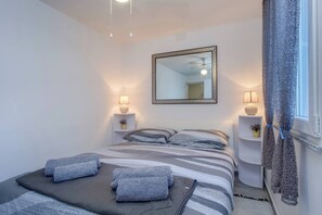 1 chambre, fer et planche Ă repasser, Wi-Fi, literie fournie