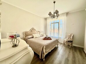 3 camere, Wi-Fi, lenzuola