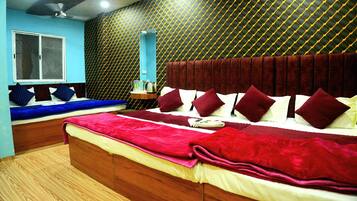 Room | Free WiFi, bed sheets