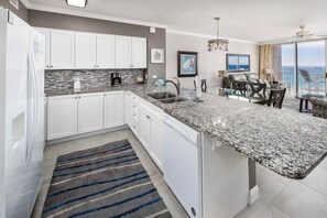 Fridge, microwave, oven, stovetop - Island Princess 604 Beachfront Luxury with Stunning Gulf Views! (Fort Walton Beach)