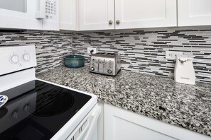 Fridge, microwave, oven, stovetop - Island Princess 604 Beachfront Luxury with Stunning Gulf Views! (Fort Walton Beach)