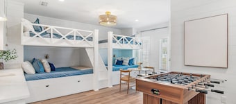 Late Summer & Fall Specials Sleeping 15-32! Bahama Bliss: Ultimate Luxury!