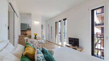 Estudio de lujo, vista a la ciudad | Tabla de planchar con plancha y wifi gratis