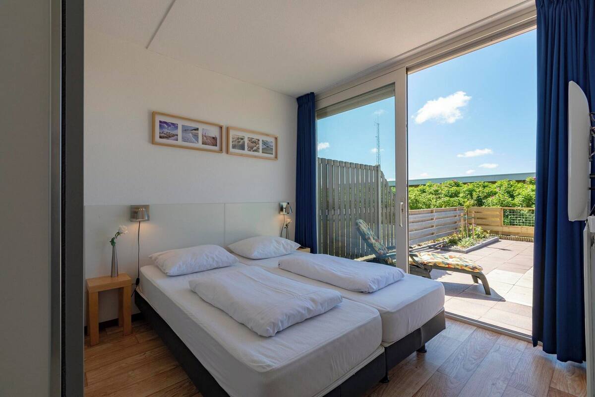 4 habitaciones, muebles diferentes y ropa de cama