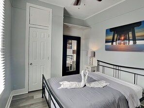 8 間臥室、獨特裝潢、布置獨特、床單